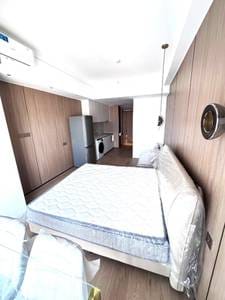 Vue Aston | $400 Studio Type