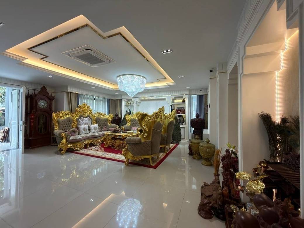 425 sqm Land Size Villa For Sale