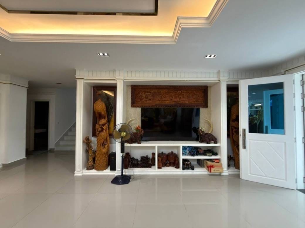 500 sqm Living Size Villa For Sale in Russey Keo