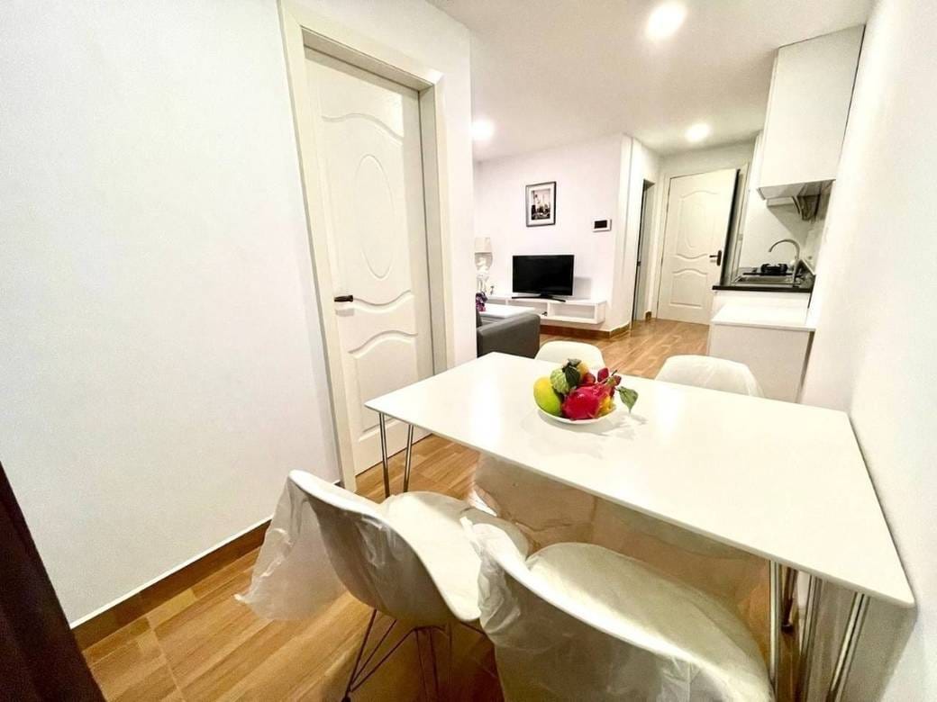 Meblowane Condo Na sprzedaż