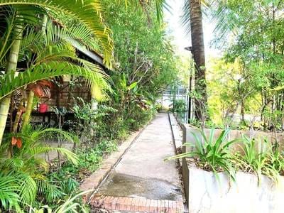 6 Bedrooms Villa For Rent
