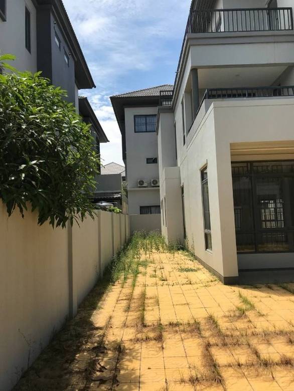 $795,000 Willa