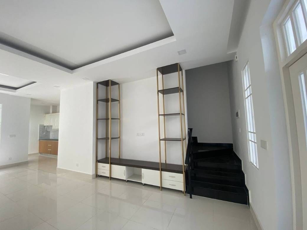 Chroy Changvar에 있는 House and lot 매매 $77,000