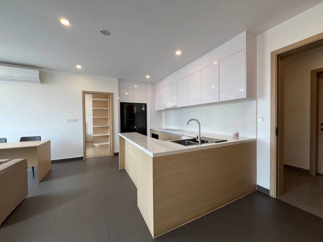 106 sqm Living Size Condo For Sale & Rent in 7 Makara