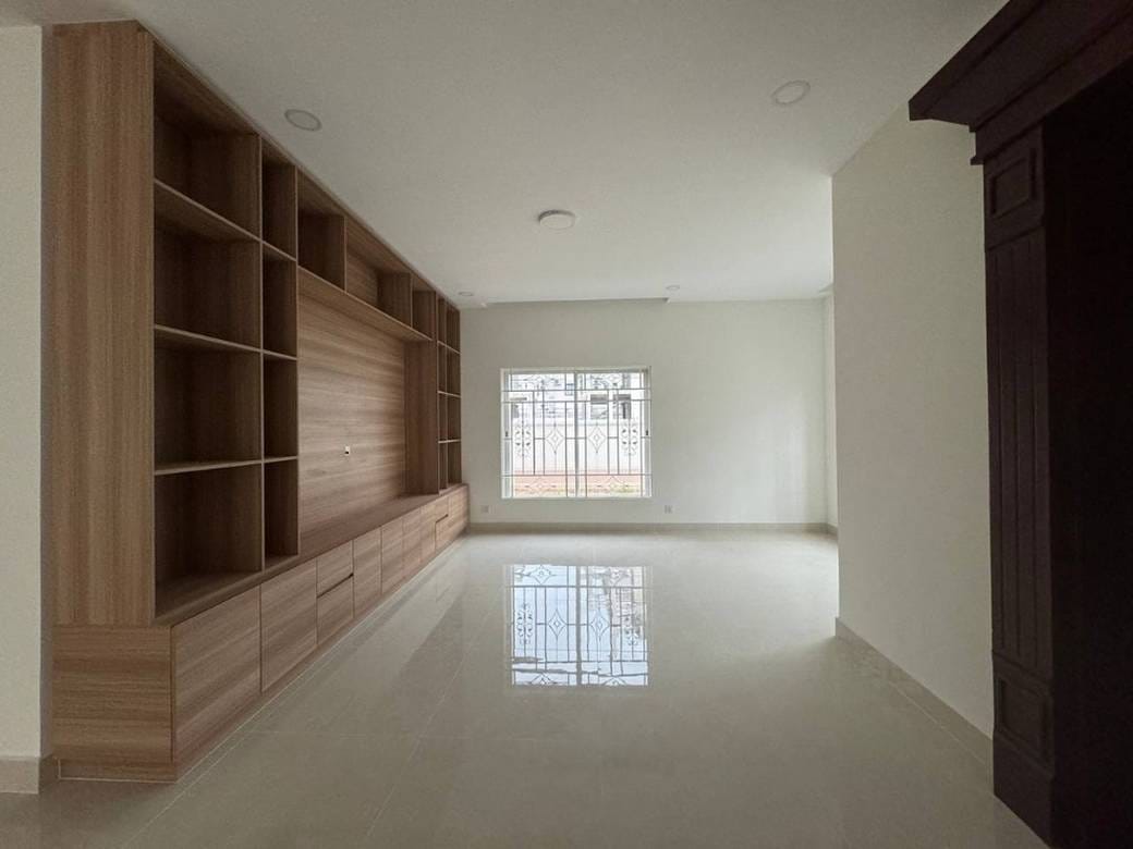 វីឡា តម្លៃ $599,000