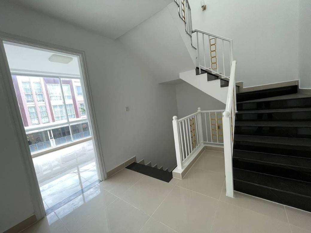 4 Bedrooms Dvojvila Na prodej for $195,000