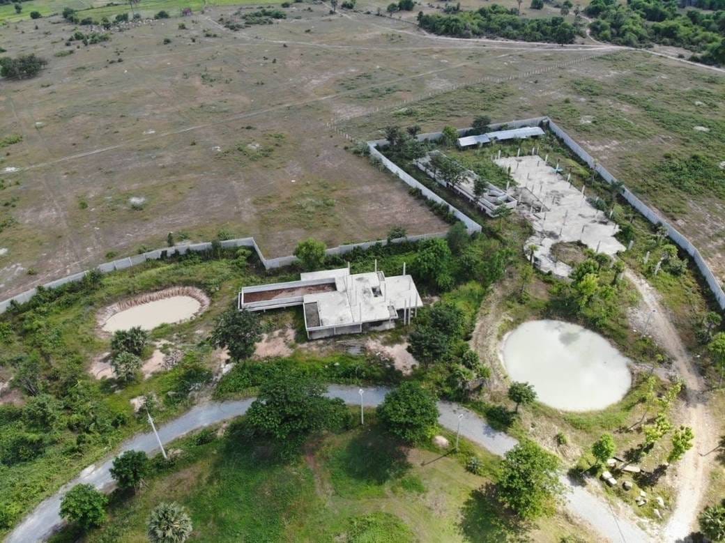 Pozemky Na prodej in Odongk Na dotaz