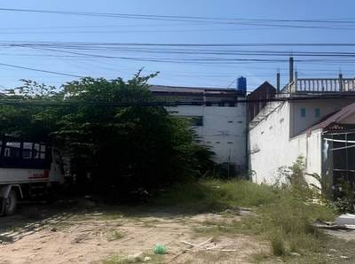 Lot Na sprzedaż o powierzchni działki 225 m²