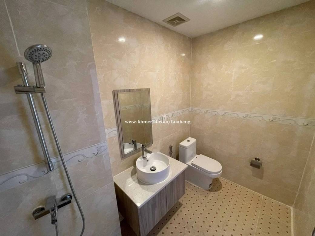 Condo Na sprzedaż w Chroy Changvar $39,671