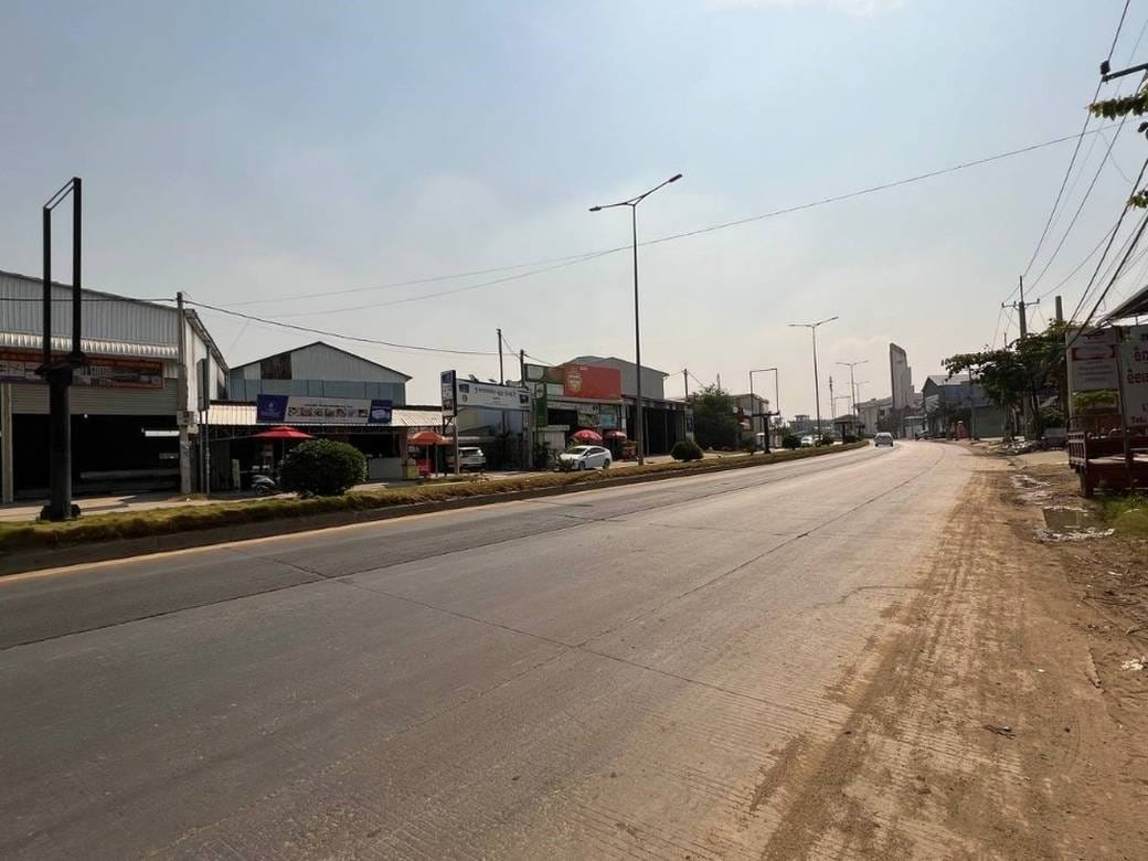 Magazyn Na sprzedaż o powierzchni mieszkalnej 795 m² w Sen Sok