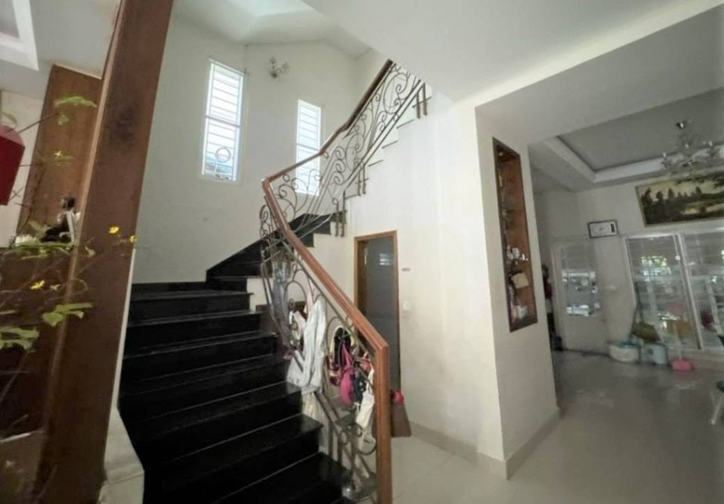 216 sqm Living Size Вилла с двумя спальнями Для Продажи in Sen Sok