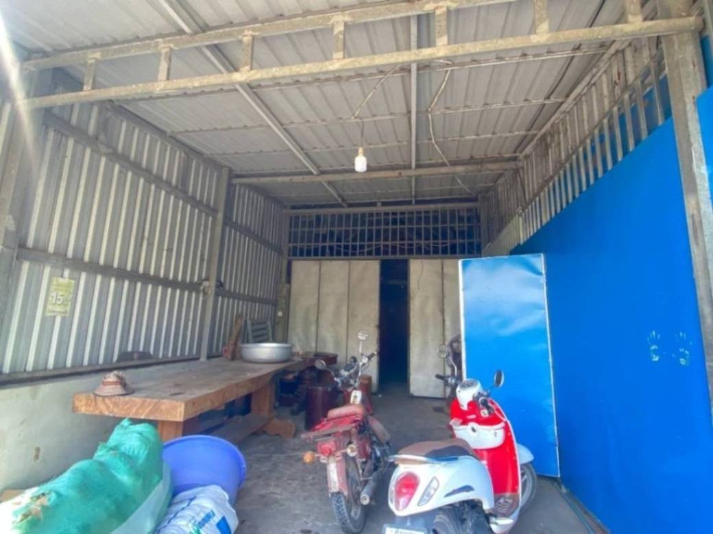 77 sqm Land Size Sklad Na prodej