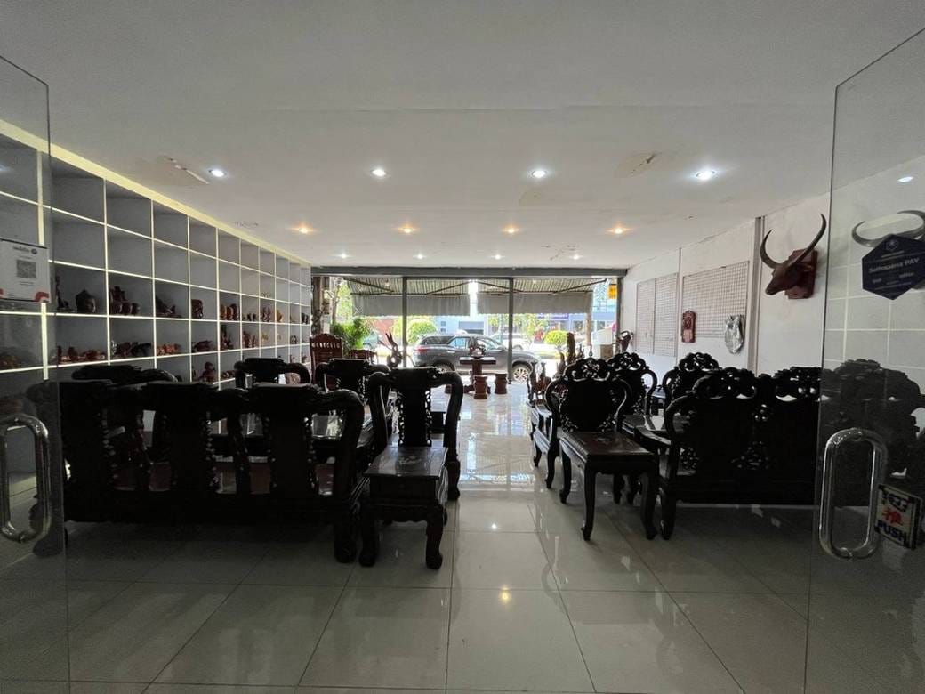 400 sqm Land Size Sklad K pronájmu for $1,500