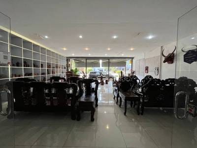 400 sqm Land Size Sklad K pronájmu for $1,500