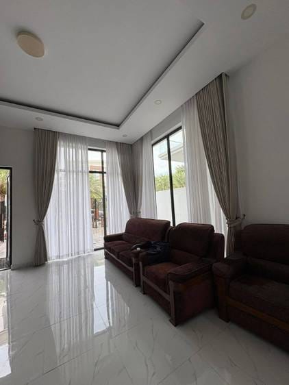 $1,600 Vila