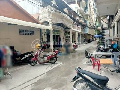 60 sqm Living Size House and lot Na prodej in Chamkarmon