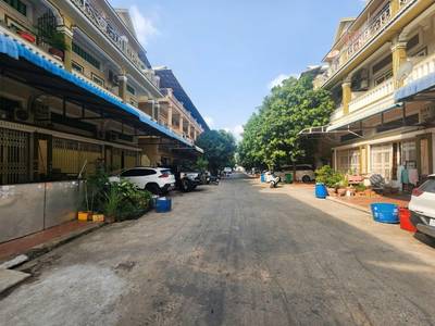 168 sqm Living Size Flat House Na prodej in Sen Sok