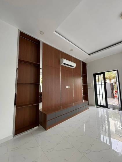 72 sqm Living Size Vila K pronájmu in Chbar Ampov