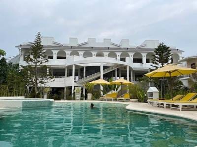 $2,450,000 Hotel