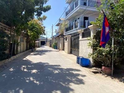 320 sqm Land Size House and lot Na prodej