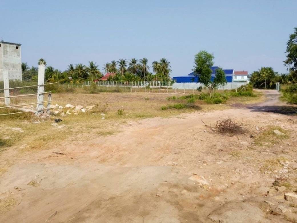 House and lot For Sale in boeung Tuk, Tuek Chhou, Kampot
