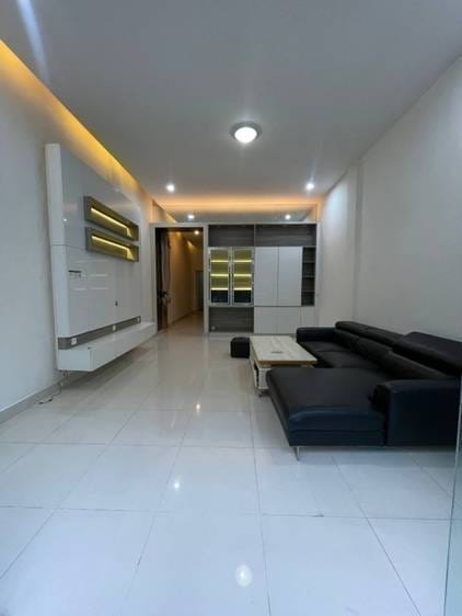 162 sqm Living Size Shophouse For Sale in Chbar Ampov