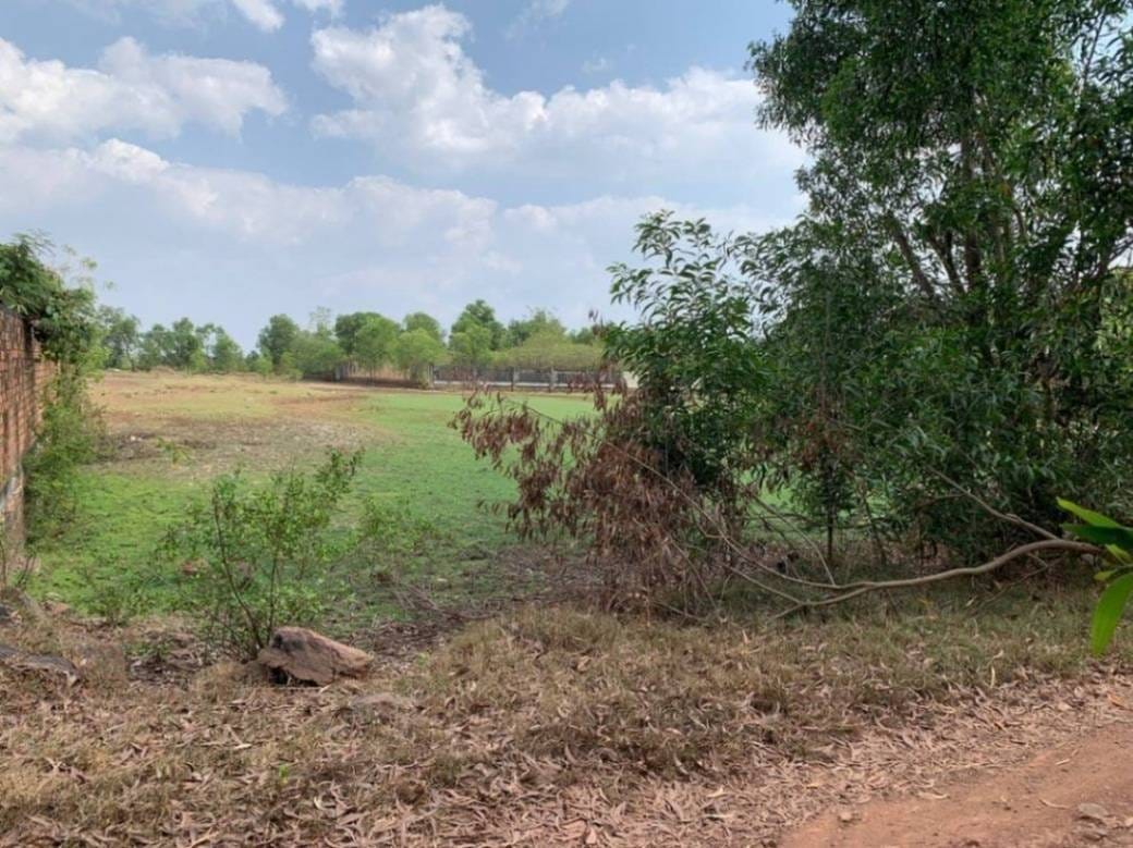 ที่ดิน สำหรับขาย ใน ชุมเกรียล, ตึกชู, กัมปอต