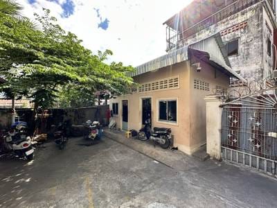 Meanchey300平方米使用面积House and lot出售