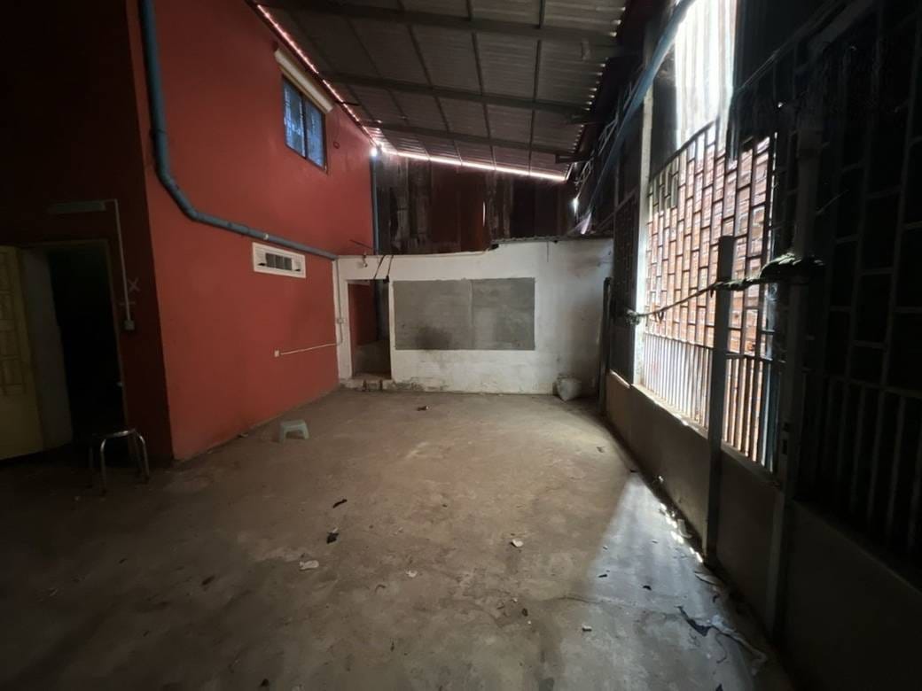 366.5 sqm Living Size House and lot For Sale in Angk Snuol