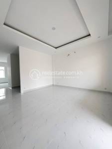 ลิงก์เฮ้าส์ For Sale & Rent ใน Chroy Changvar $133,000