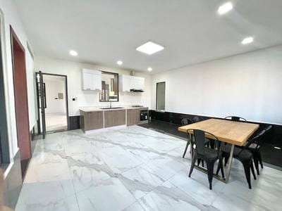 Boeung Kak 2顶层公寓出租，位于Boeung Kak 2