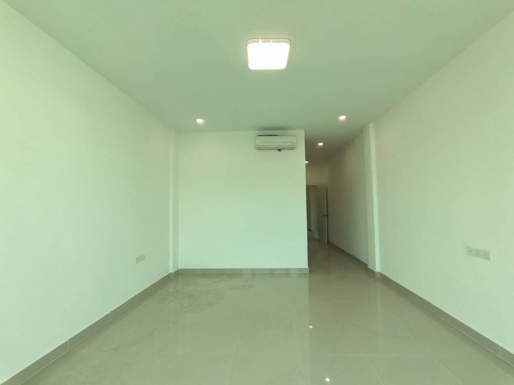 Shophouse For Rent in Chroy Changvar $400