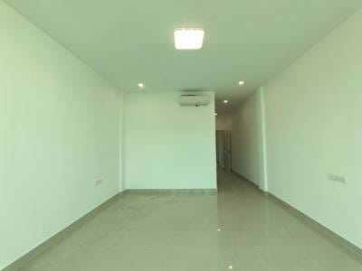 Shophouse For Rent in Chroy Changvar $400
