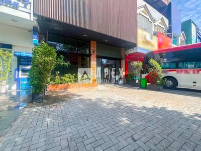 450 sqm Living Size Building For Rent in 7 Makara