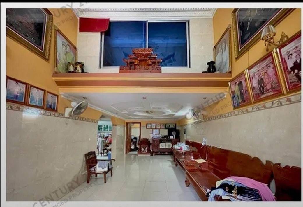 $1,200,000 House