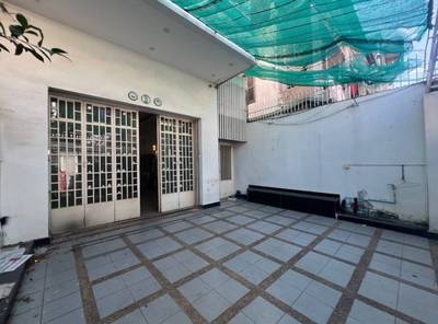 $1,500 店屋