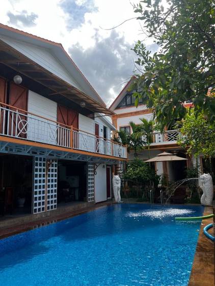 12 Bedrooms Hotel K pronájmu for $2,500