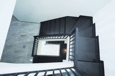 주차 공간 2면이 있는 별장 For Sale & Rent
