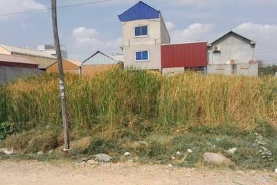 400平方米土地面积的土地出售