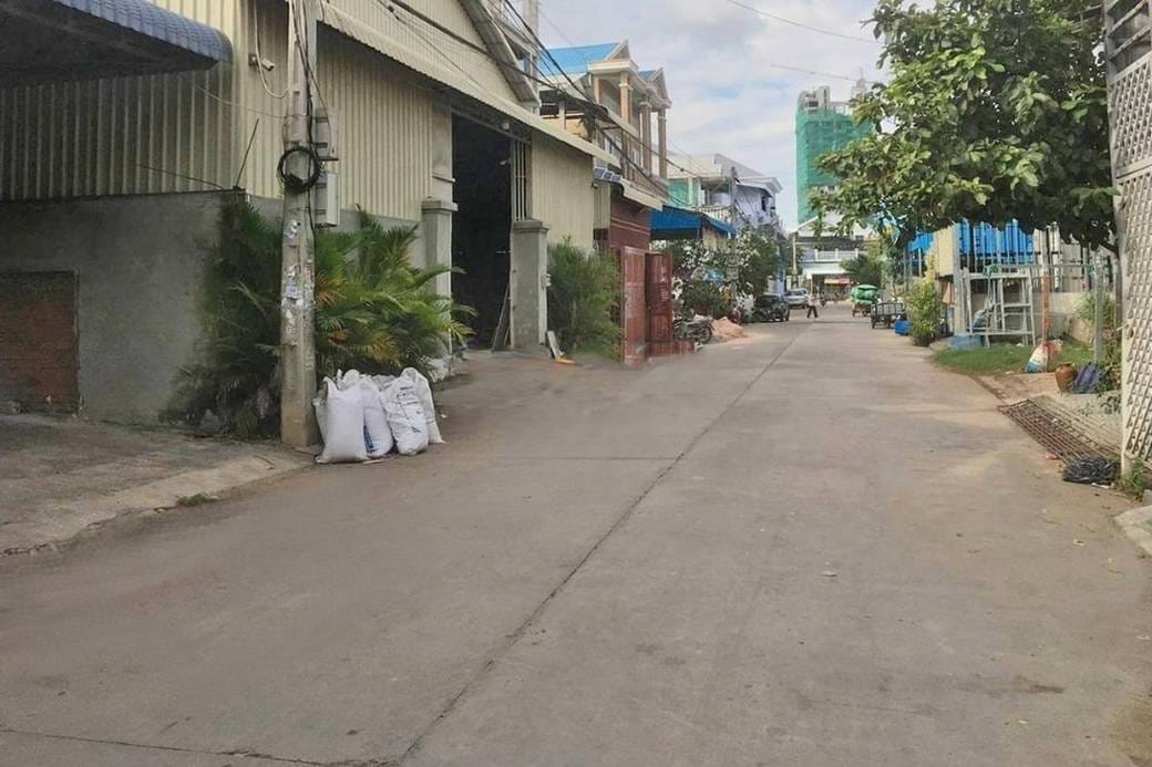 แฟลตเฮ้าส์ สำหรับขาย ขนาดที่ดิน 101 ตร.ม.