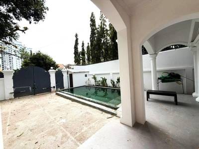 $4,500 Vila
