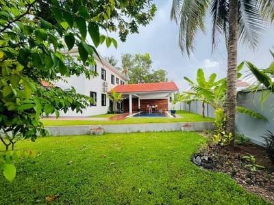 $390,000 Vila