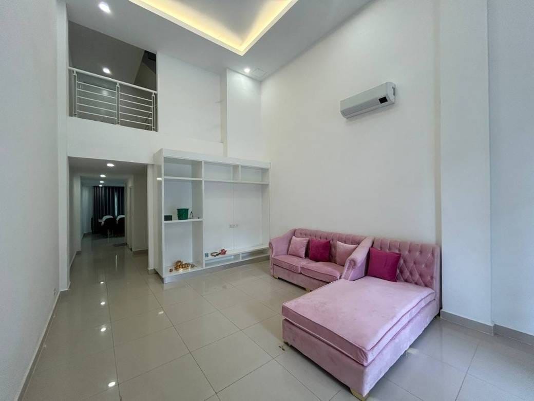 Shophouse For Rent in Chroy Changvar $600