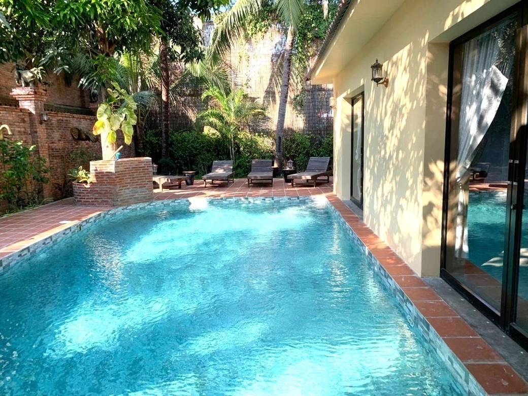 $1,315 Villa