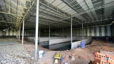 2,536 sqm Living Size Sklad Na prodej in Tuek Phos