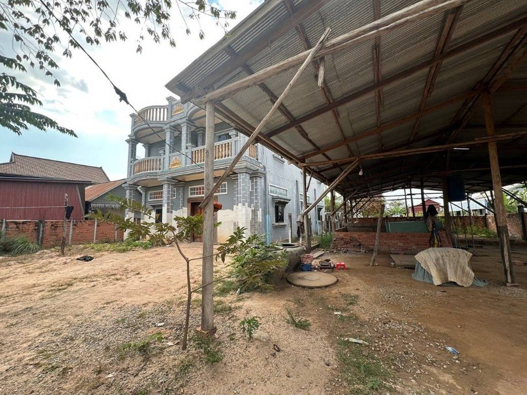 537 sqm Land Size House and lot Na prodej