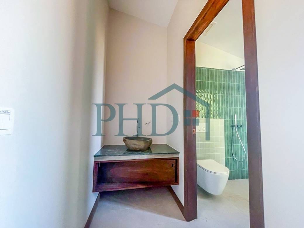 1,473 sqm Land Size House and lot For Rent