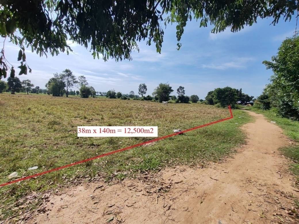 Relief À vendre de 12,500 m² de terrain