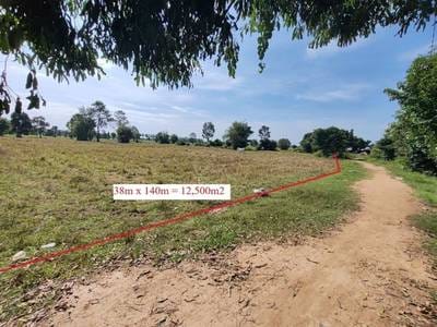 Relief À vendre de 12,500 m² de terrain