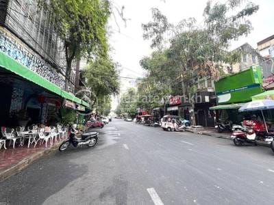 Daun Penh152平方米使用面积CommercialShophouse出售